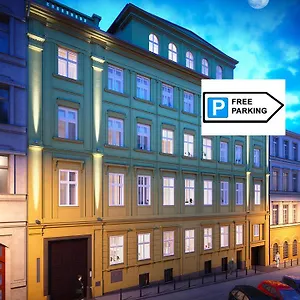 The Dante - Family With Free Parking Praga